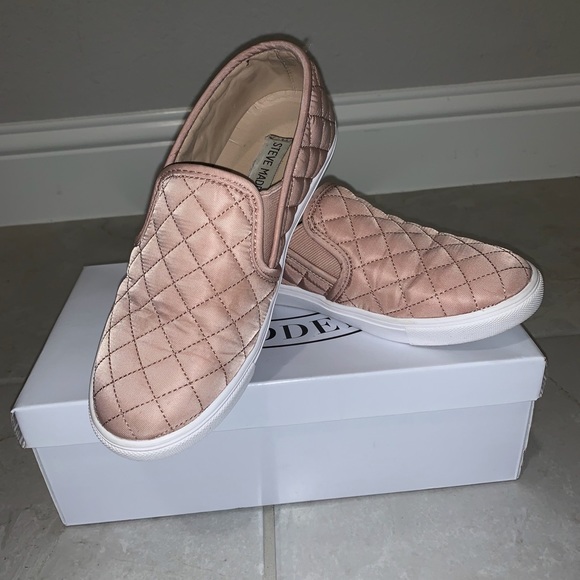 Blush Steve Madden Slip Ons - Picture 2 of 3